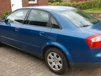 Gebraucht Audi A4 102 PS (75 kW) 2001 Blau Limousine