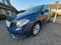 Gebraucht Mercedes B180 122 PS (89 kW) 2012 Blau Van / Kleinbus