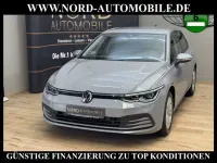 Gebraucht VW Golf VIII Life 131 PS (96 kW) 2023 Mondsteingrau Limousine