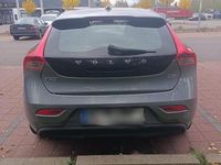 Gebraucht Volvo V40 Kinetic 120 PS (88 kW) 2015 Grau Limousine