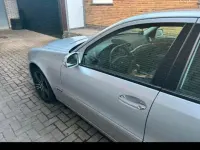 Gebraucht Mercedes E220 150 PS (110 kW) 2003 Silber Limousine