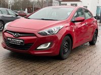 Gebraucht Hyundai i30 Classic 99 PS (72 kW) 2014 Cool red / sol Limousine