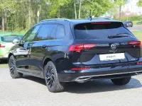 Gebraucht VW Golf VIII Style 131 PS (96 kW) 2024 Deep black perleffekt Kombi