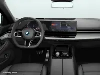 Gebraucht BMW 550e 489 PS (359 kW) 2025 Schwarz Limousine