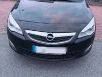 Gebraucht Opel Astra 140 PS (102 kW) 2011 Schwarz Limousine