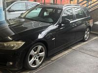 Gebraucht BMW 320 163 PS (119 kW) 2009 Schwarz Kombi