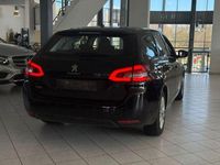 Gebraucht Peugeot 308 96 PS (70 kW) 2019 Schwarz Limousine