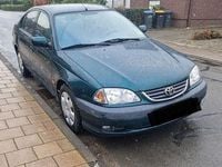 Gebraucht Toyota Avensis 129 PS (94 kW) 2002 Grün Limousine