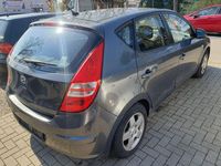 Gebraucht Hyundai i30 122 PS (89 kW) 2007 Grau Kleinwagen