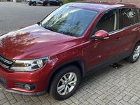 Gebraucht VW Tiguan 122 PS (89 kW) 2012 Rot SUV