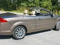Gebraucht Ford Focus Cabriolet Titanium 136 PS (100 kW) 2008 Braun Cabrio