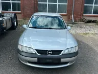Gebraucht Opel Vectra 136 PS (100 kW) 1997 Silber Limousine