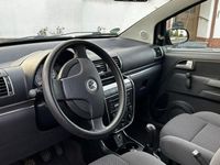 Gebraucht VW Fox 54 PS (39 kW) 2010 Rot Kleinwagen