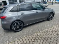 Gebraucht Mercedes B180 116 PS (85 kW) 2025 Grau Kleinwagen