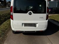 Gebraucht Opel Combo 120 PS (88 kW) 2016 Weiß Van / Kleinbus