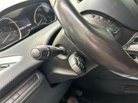 Gebraucht Peugeot 208 110 PS (80 kW) 2015 Violett Kleinwagen