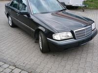 Gebraucht Mercedes C180 122 PS (89 kW) 1995 Andere farben Limousine