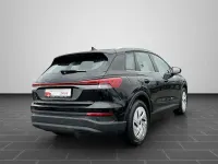 Gebraucht Audi Q4 e-tron Basis 125 kW (170 PS) 2022 Mythosschwarz metallic (metallic) SUV