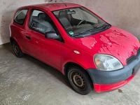 Gebraucht Toyota Yaris 68 PS (50 kW) 2014 Rot Kleinwagen