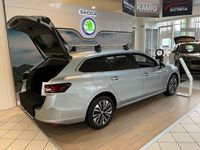 Gebraucht Skoda Superb Selection 150 PS (110 kW) 2024 Silber Kombi