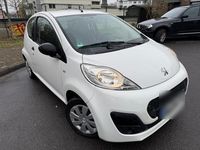 Gebraucht Peugeot 107 68 PS (50 kW) 2013 Weiß Kleinwagen