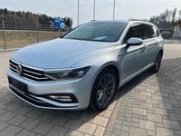 Gebraucht VW Passat R-line 200 PS (147 kW) 2022 Scale silver metallic Kombi
