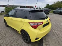 Gebraucht Toyota Yaris Hybrid 101 PS (74 kW) 2017 Gelb Kleinwagen