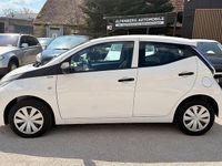 Gebraucht Toyota Aygo 69 PS (50 kW) 2016 Weiß Kleinwagen