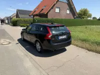 Gebraucht Volvo V60 Business Edition 150 PS (110 kW) 2015 Schwarz Kombi