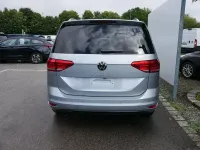 Neu VW Touran Comfortline 150 PS (110 kW) 2026 Oyster silver metallic Van / Kleinbus