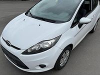 Gebraucht Ford Fiesta 60 PS (44 kW) 2011 Weiß Kleinwagen