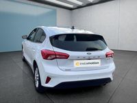 Używany Ford Focus 125 KM (91 kW) 2022 Biały Sedan/Limuzyna
