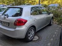 Gebraucht Toyota Auris 97 PS (71 kW) 2009 Silber Kleinwagen