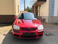 Second-hand VW Golf 115 CP (84 kW) 2004 Roșu Coupe