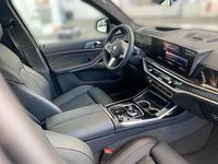 Neu BMW X7 M Sport 340 PS (250 kW) 2026 Grau SUV