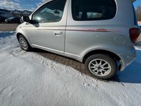 Gebraucht Toyota Yaris 87 PS (63 kW) 2005 Silber Kleinwagen