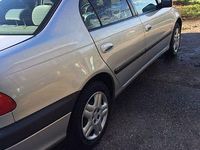Gebraucht Toyota Avensis 128 PS (94 kW) 1998 Silber Kleinwagen