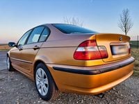 Gebraucht BMW 318 143 PS (105 kW) 2002 Gold Limousine