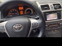 Gebraucht Toyota Avensis 150 PS (110 kW) 2010 Silber Kombi