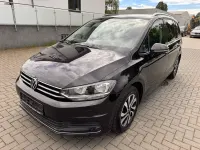 Używany VW Touran Active 150 KM (110 kW) 2022 Czarny Minivan