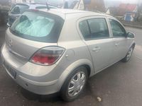 Gebraucht Opel Astra 115 PS (84 kW) 2009 Silber Limousine