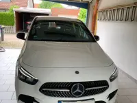 Gebraucht Mercedes B180 136 PS (100 kW) 2019 Weiß Kleinwagen