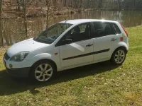 Usata Ford Fiesta 69 CV (50 kW) 2006 Bianco Utilitaria