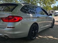 Gebraucht BMW 525 M Sport 231 PS (169 kW) 2019 Silber Kombi