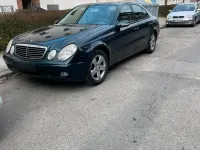 Gebraucht Mercedes E220 150 PS (110 kW) 2002 Schwarz Limousine