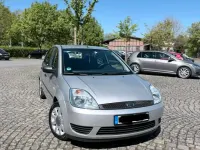 Gebraucht Ford Fiesta 70 PS (51 kW) 2004 Silber Kleinwagen