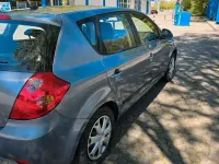 Używany Kia Ceed 80 KM (58 kW) 2008 Niebieski Hatchback