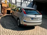 Gebraucht Ford Focus 116 PS (85 kW) 2007 Grau Kleinwagen