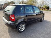 Gebraucht VW Polo 64 PS (47 kW) 2003 Schwarz Kleinwagen