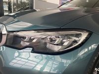 Gebraucht BMW 318 Advantage 156 PS (114 kW) 2021 Blau Kombi